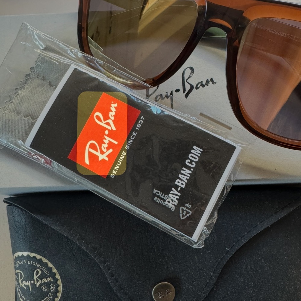 Ray-Ban Reverse  Boyfriend Classic Brown and Green  Sunglasses